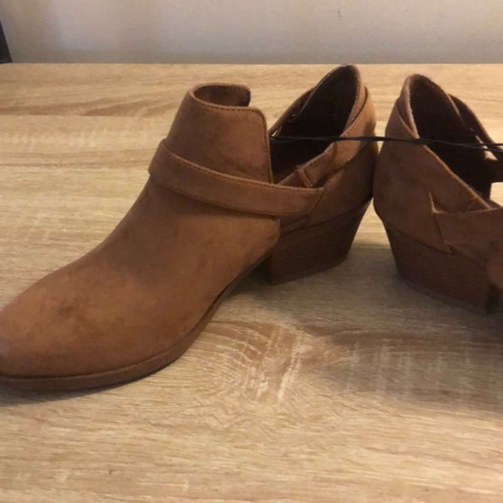 Time and Tru women's wide width ankle boots - Picture 3 of 6